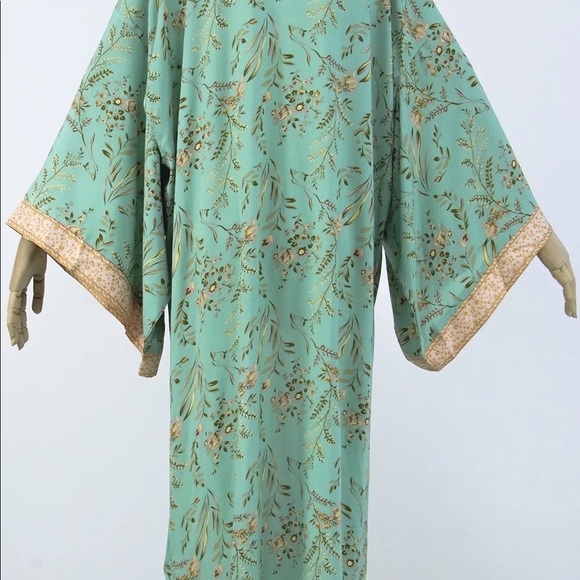 “Charlotte” Maisie Kimono - Picture 10 of 16